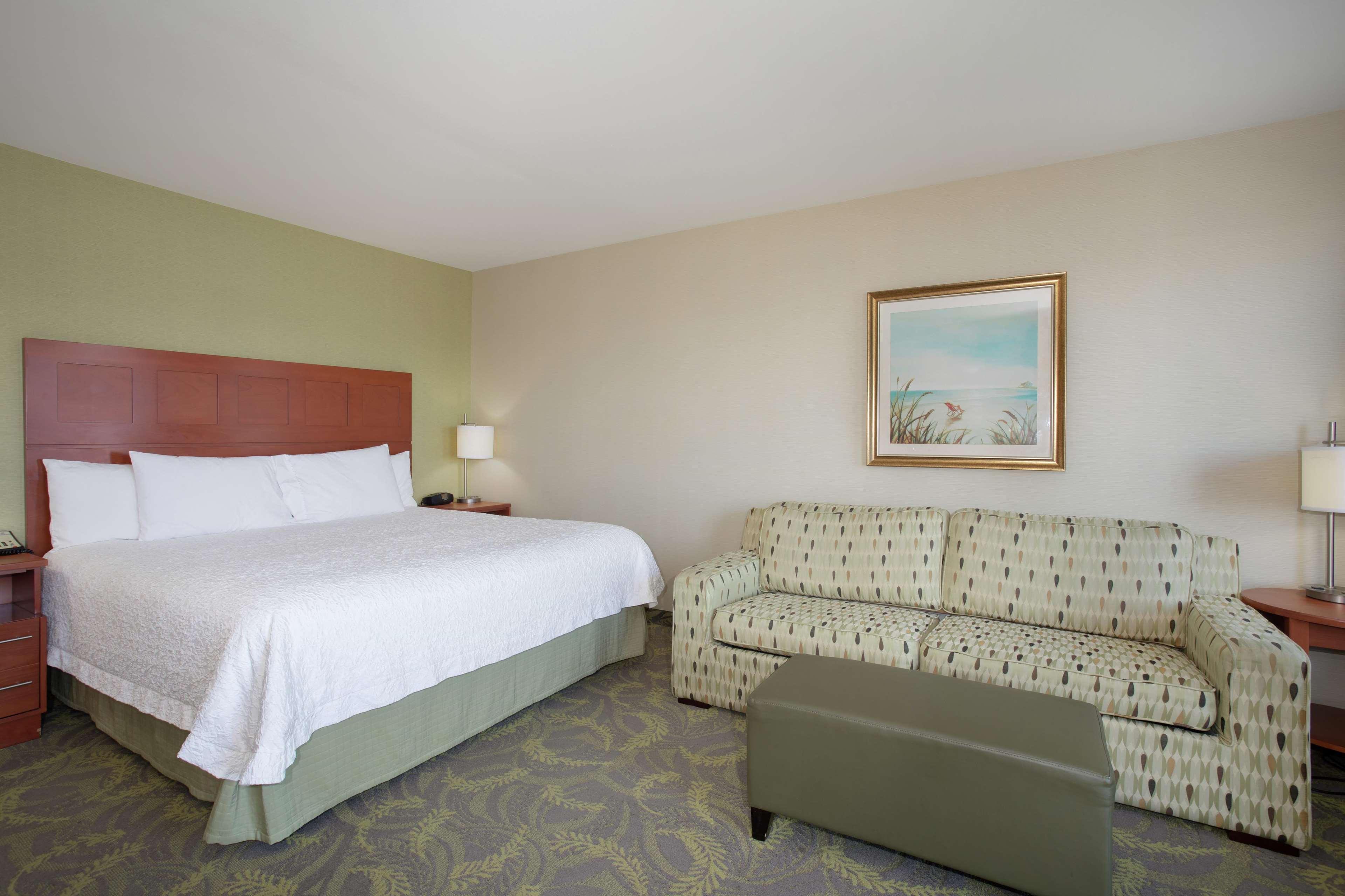 Hampton Inn & Suites Astoria Exteriör bild