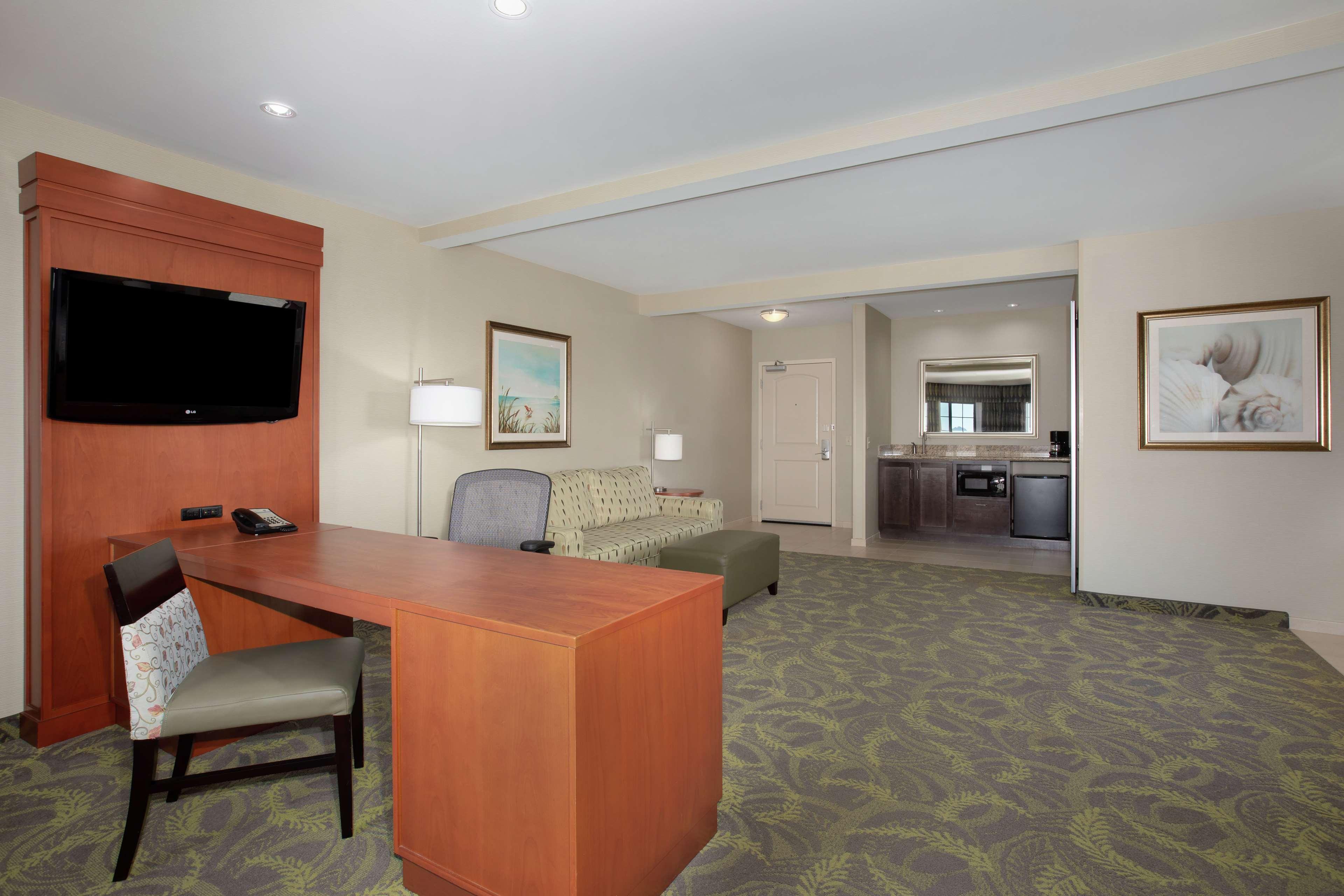 Hampton Inn & Suites Astoria Exteriör bild