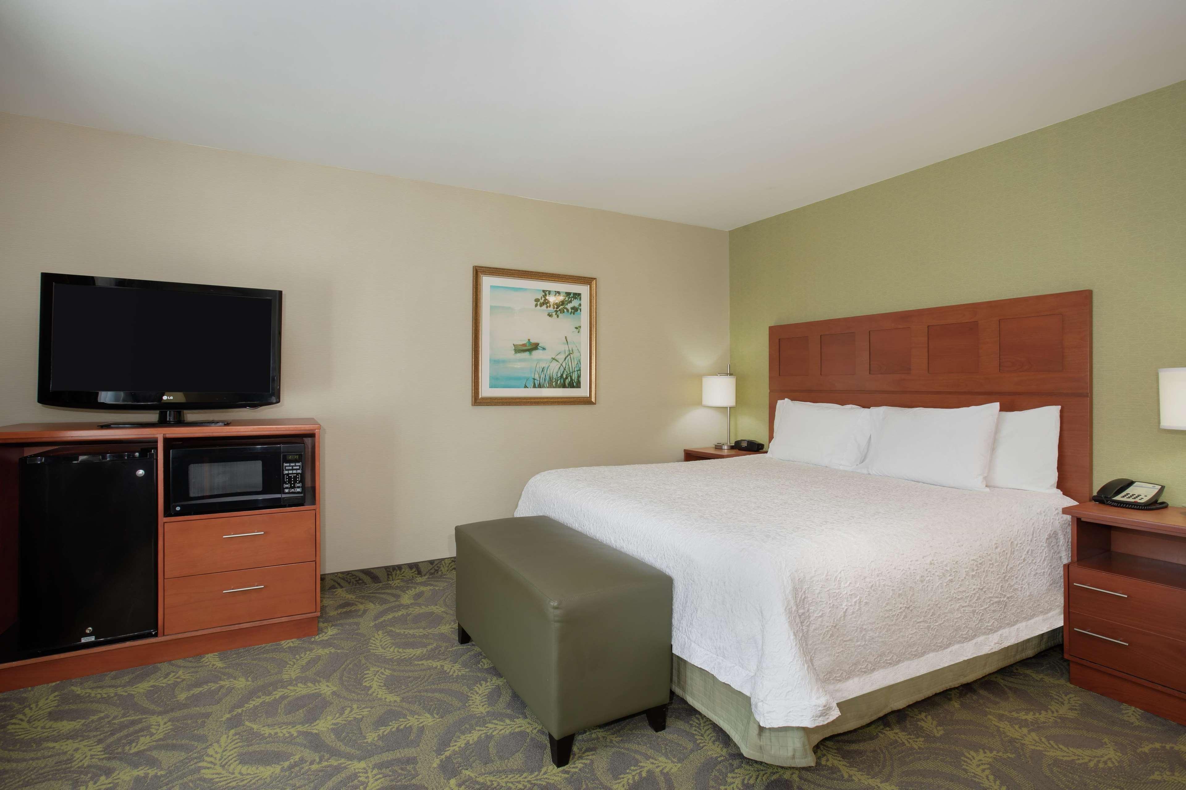 Hampton Inn & Suites Astoria Exteriör bild