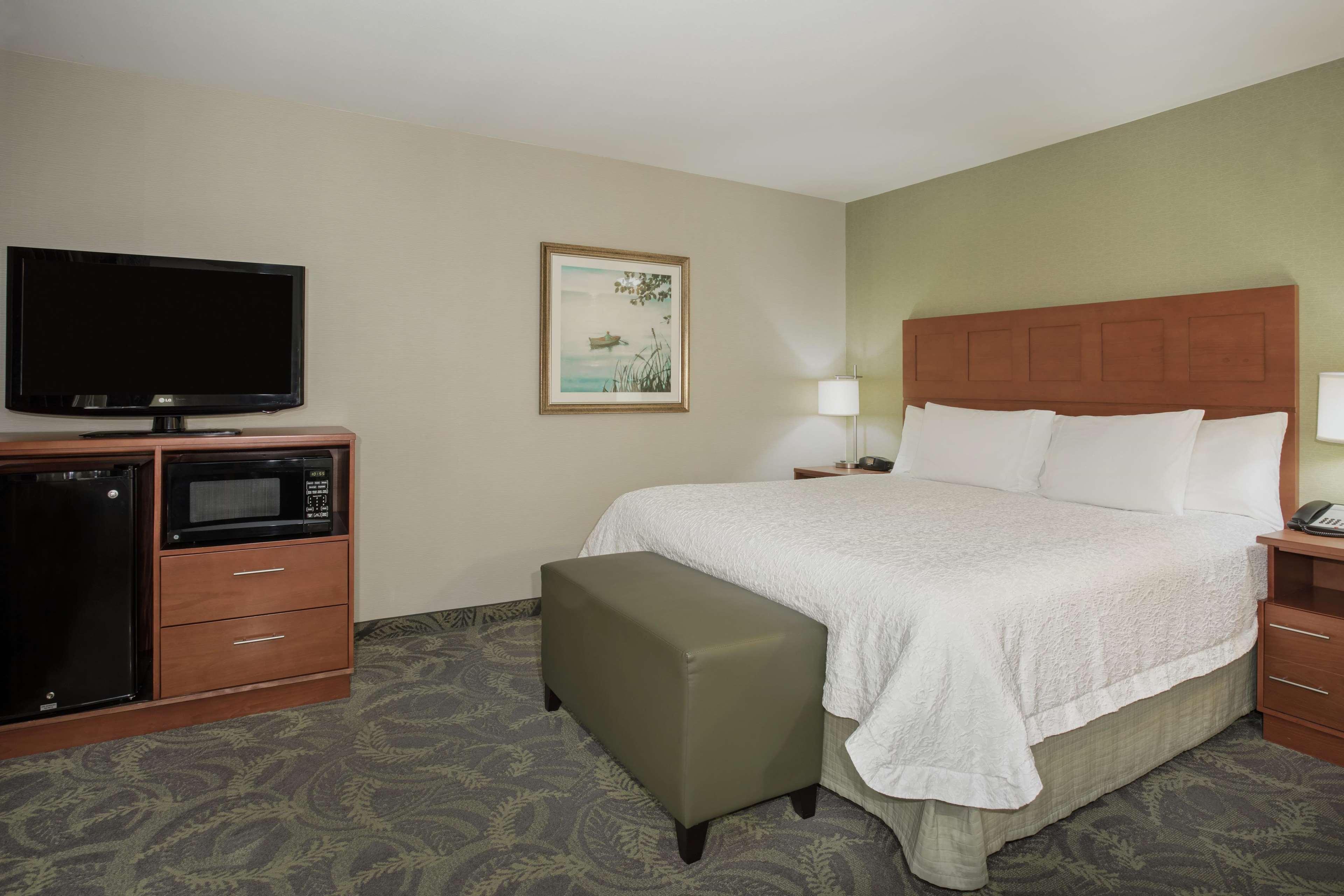 Hampton Inn & Suites Astoria Exteriör bild