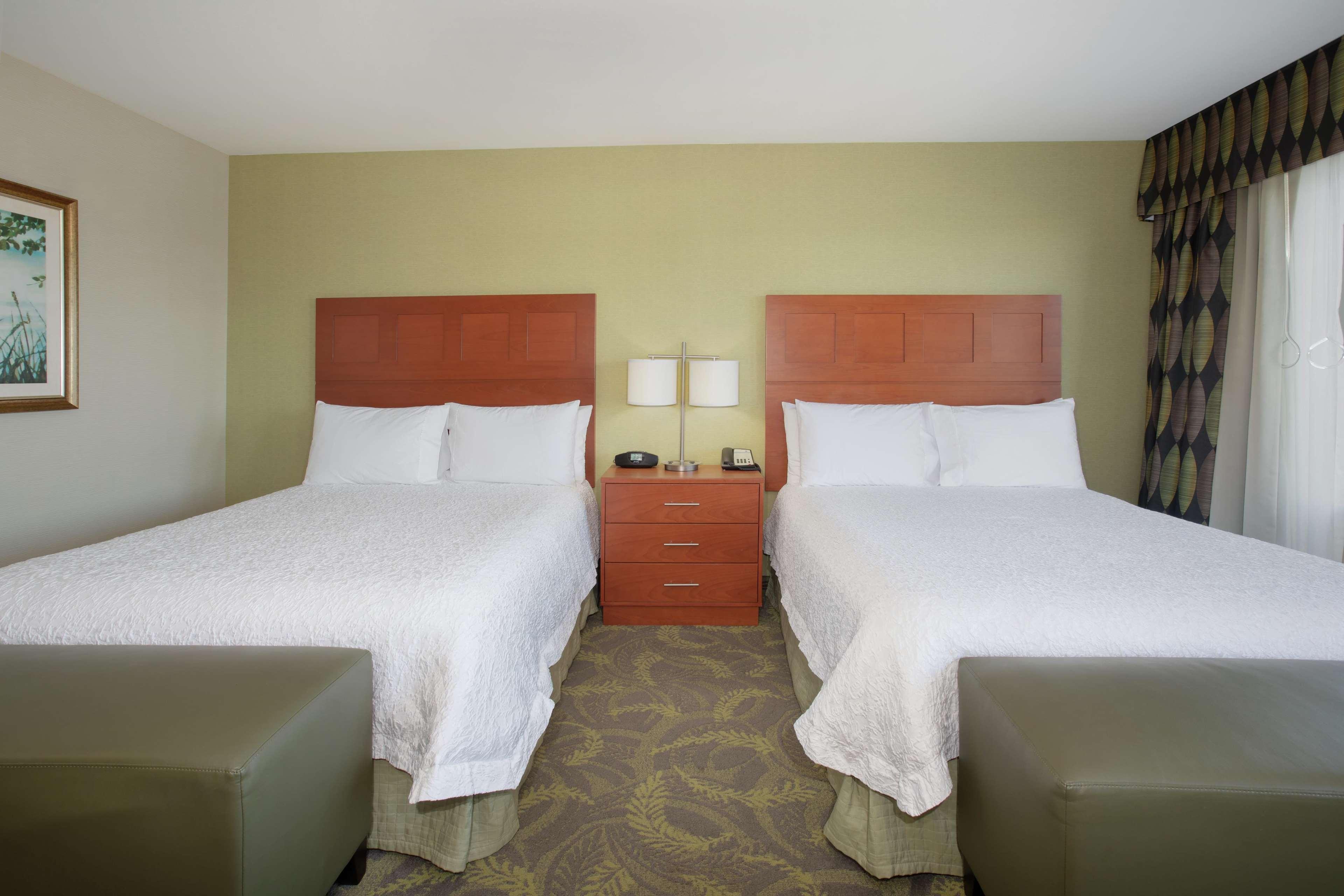 Hampton Inn & Suites Astoria Exteriör bild