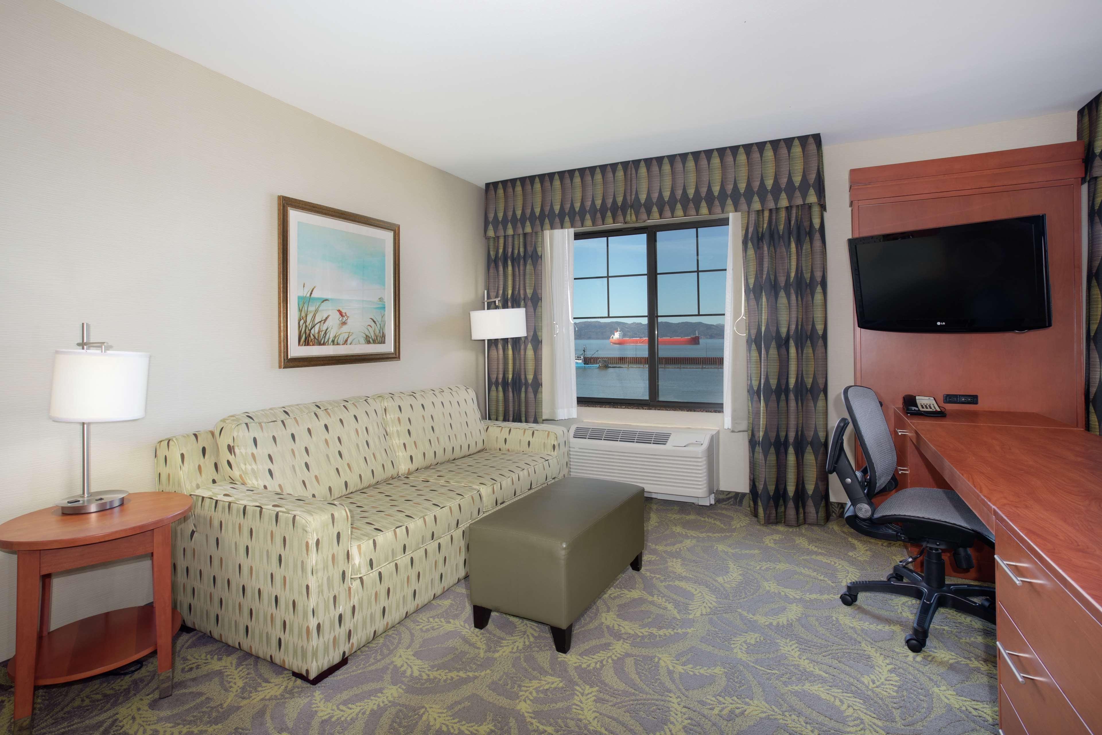 Hampton Inn & Suites Astoria Exteriör bild