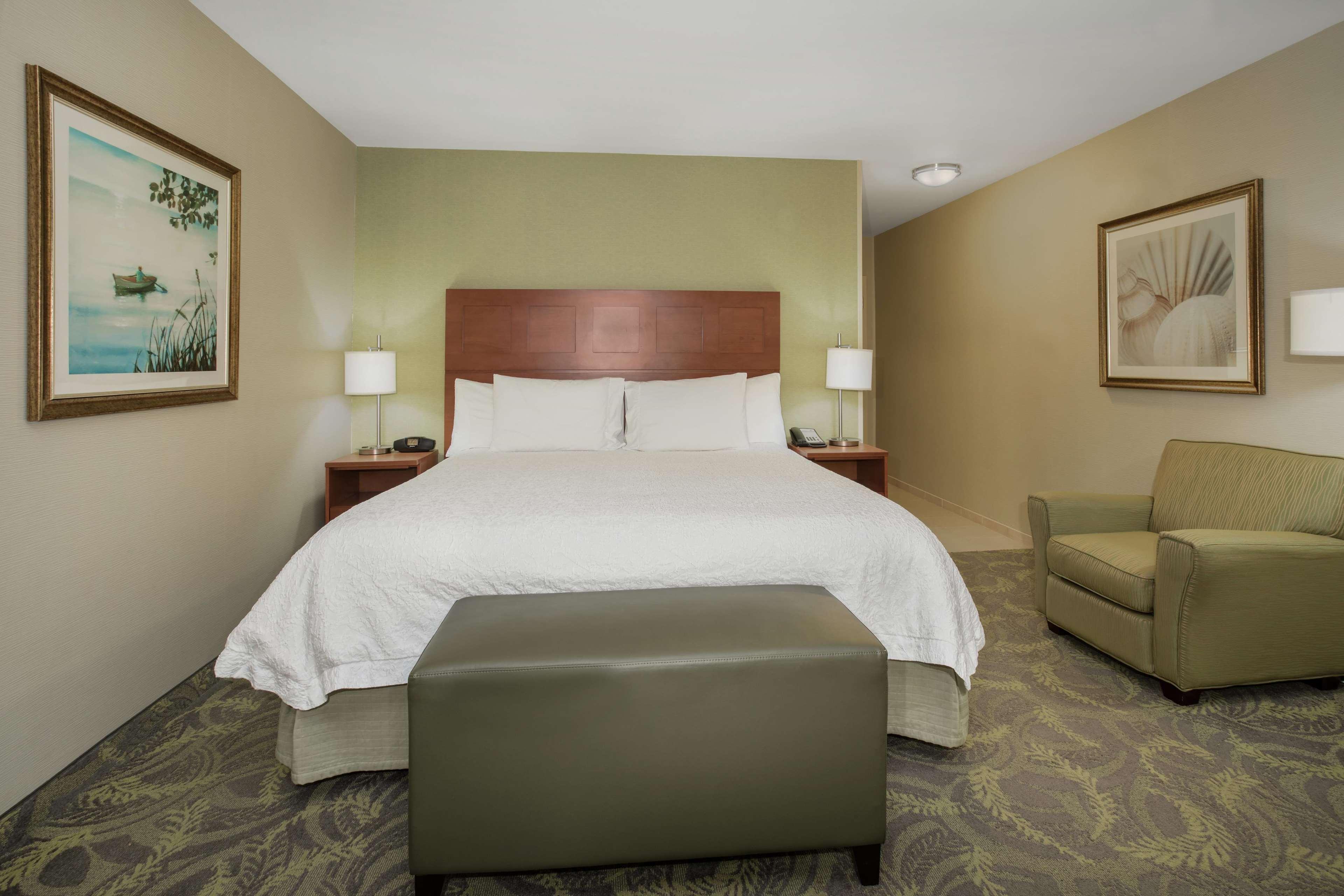 Hampton Inn & Suites Astoria Exteriör bild