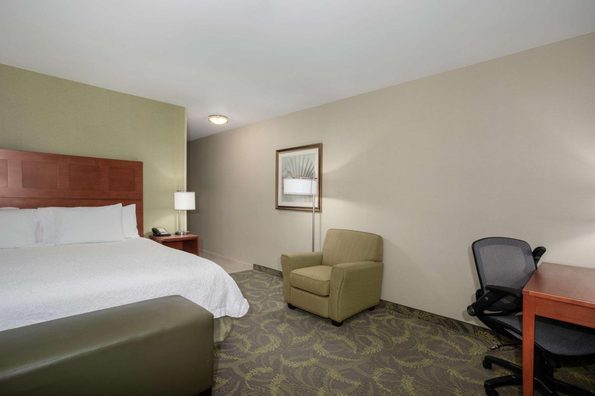 Hampton Inn & Suites Astoria Exteriör bild