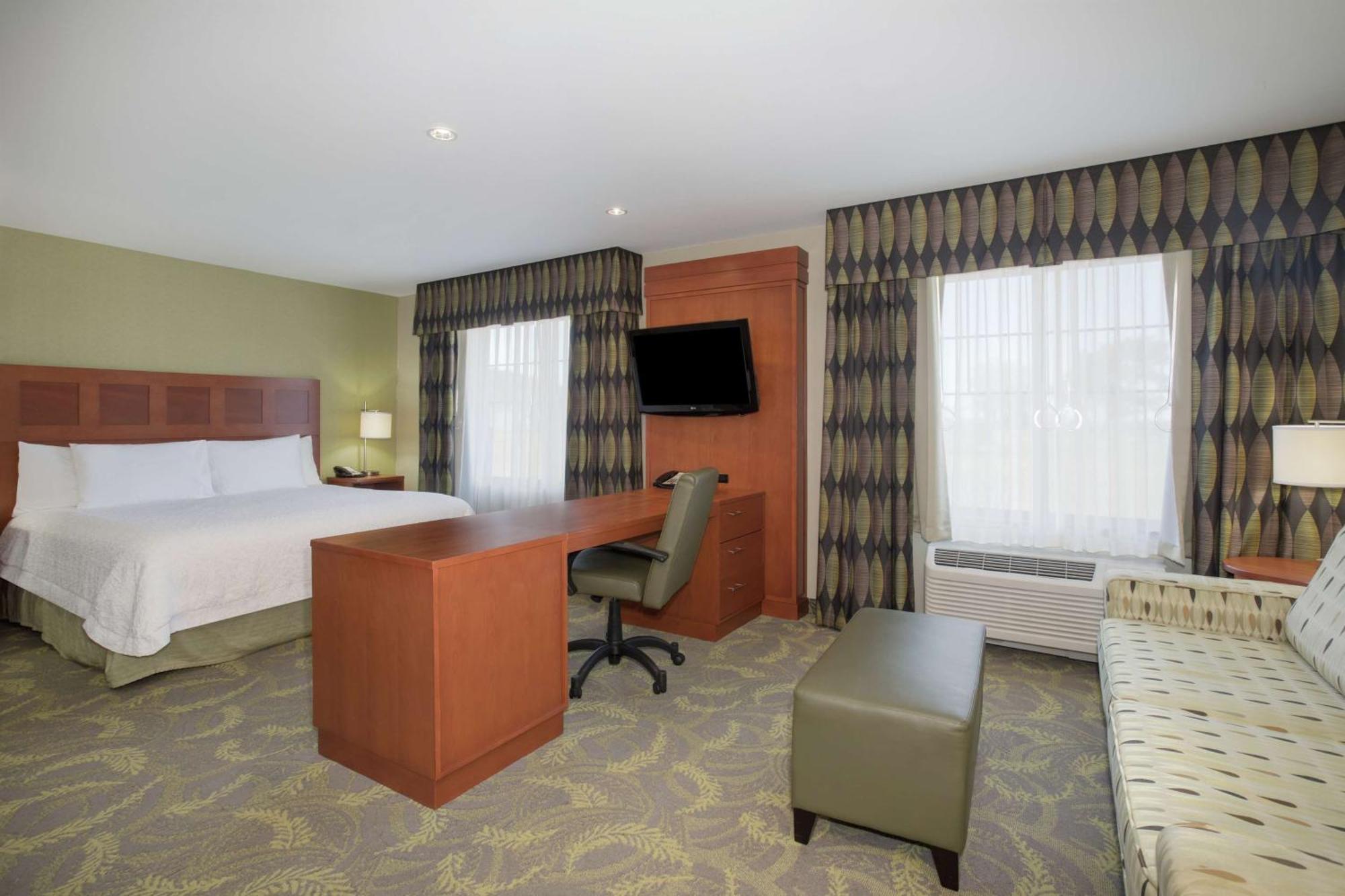 Hampton Inn & Suites Astoria Exteriör bild