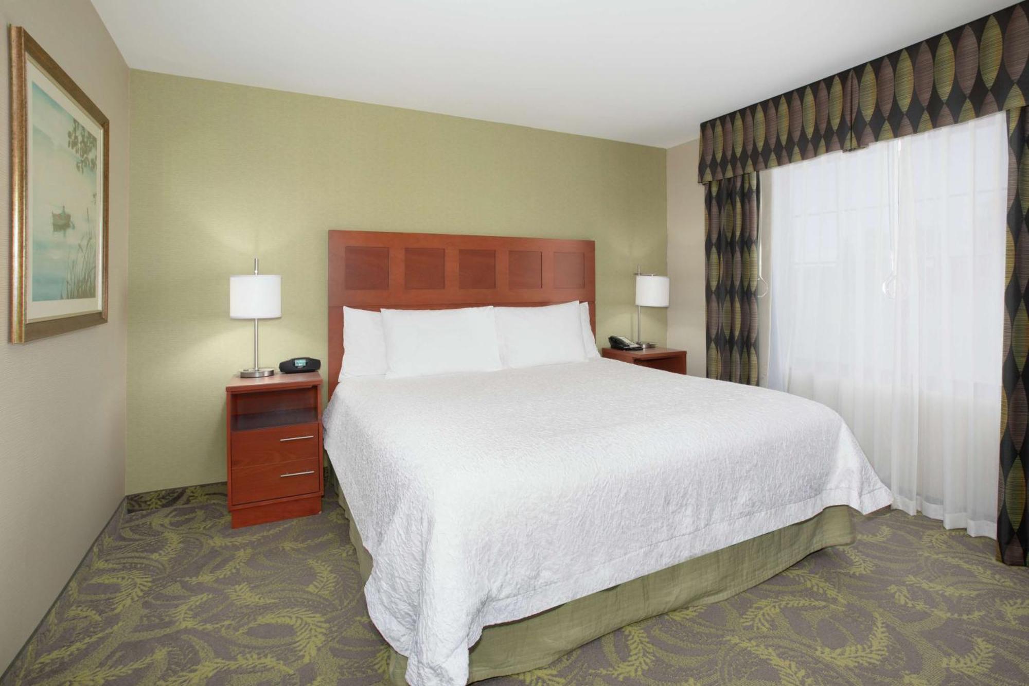 Hampton Inn & Suites Astoria Exteriör bild