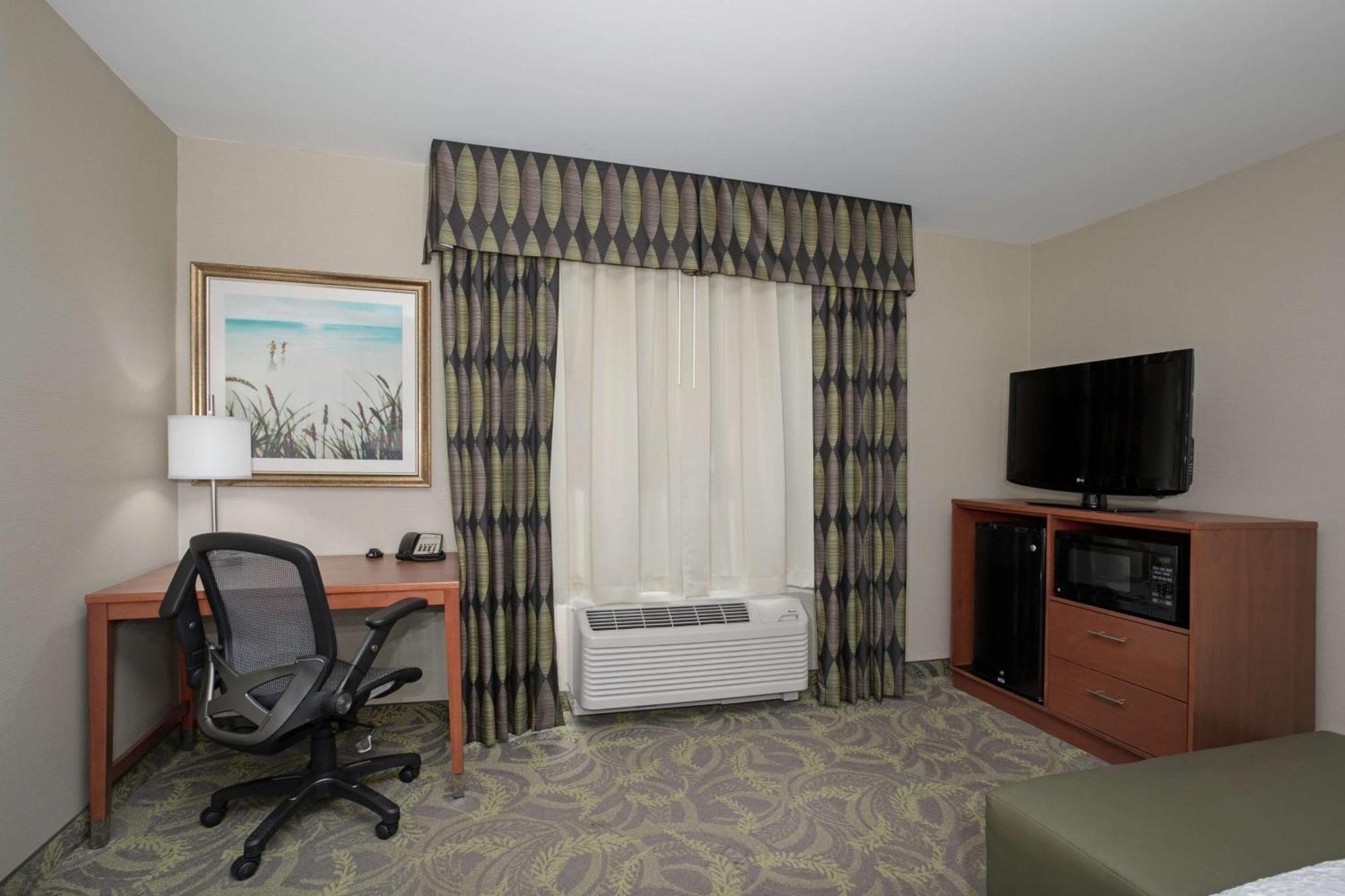 Hampton Inn & Suites Astoria Exteriör bild