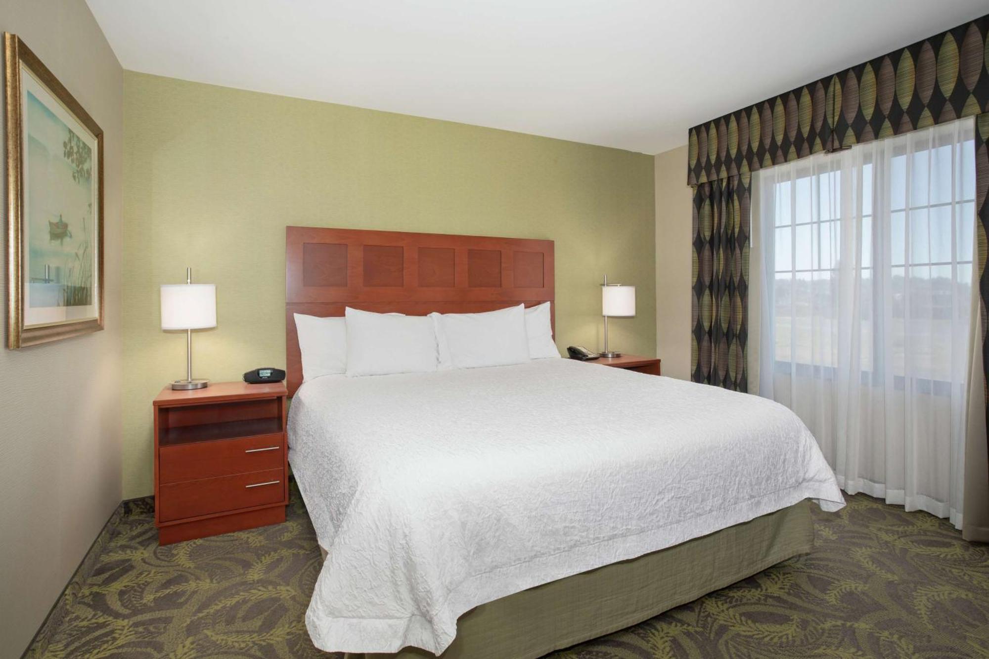 Hampton Inn & Suites Astoria Exteriör bild